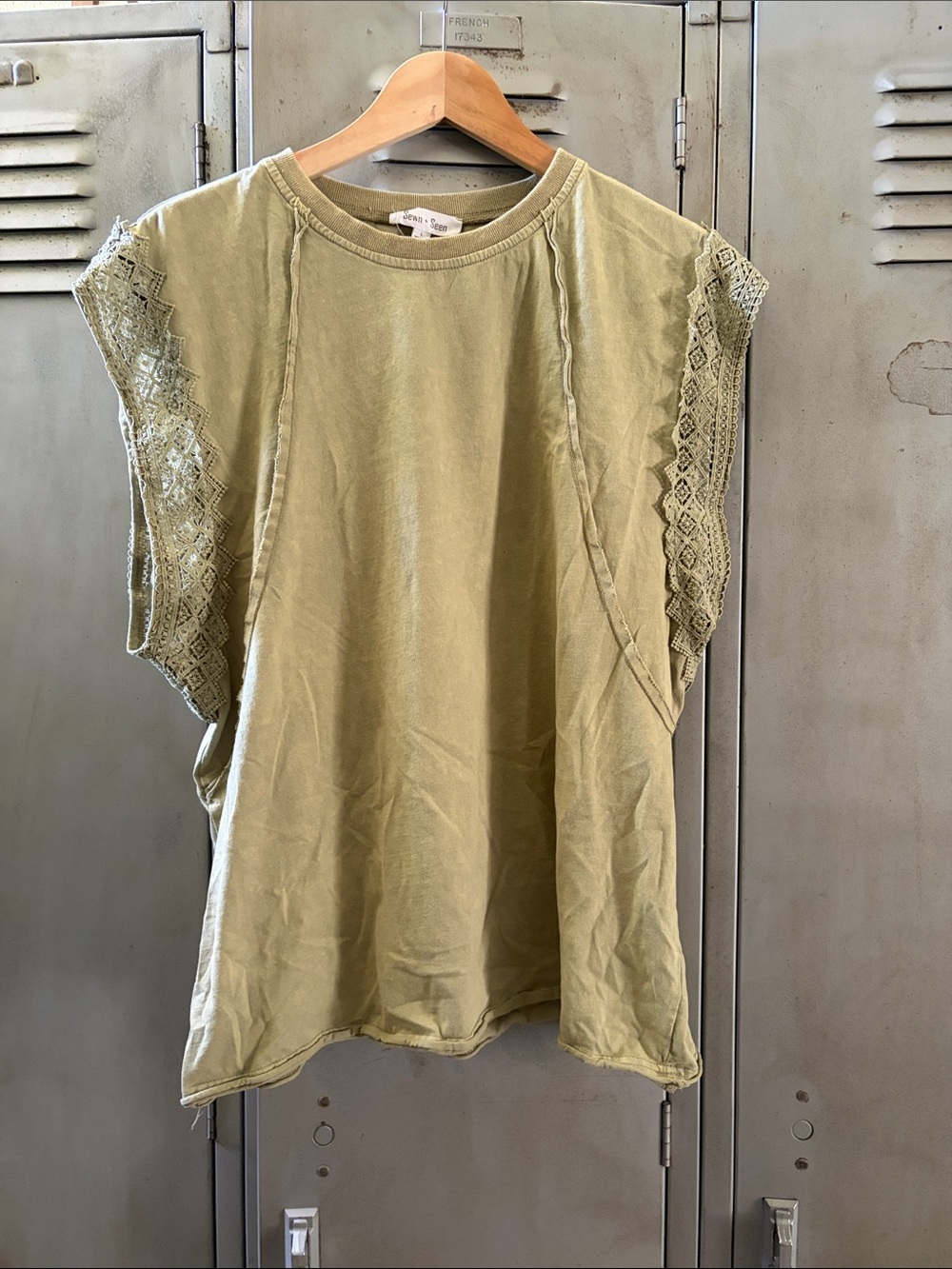 Lace-Trim Olive Green Cap Sleeve Tank Top